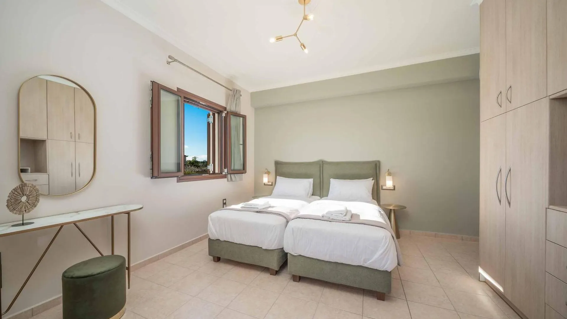 Classic Villa Atsoupades