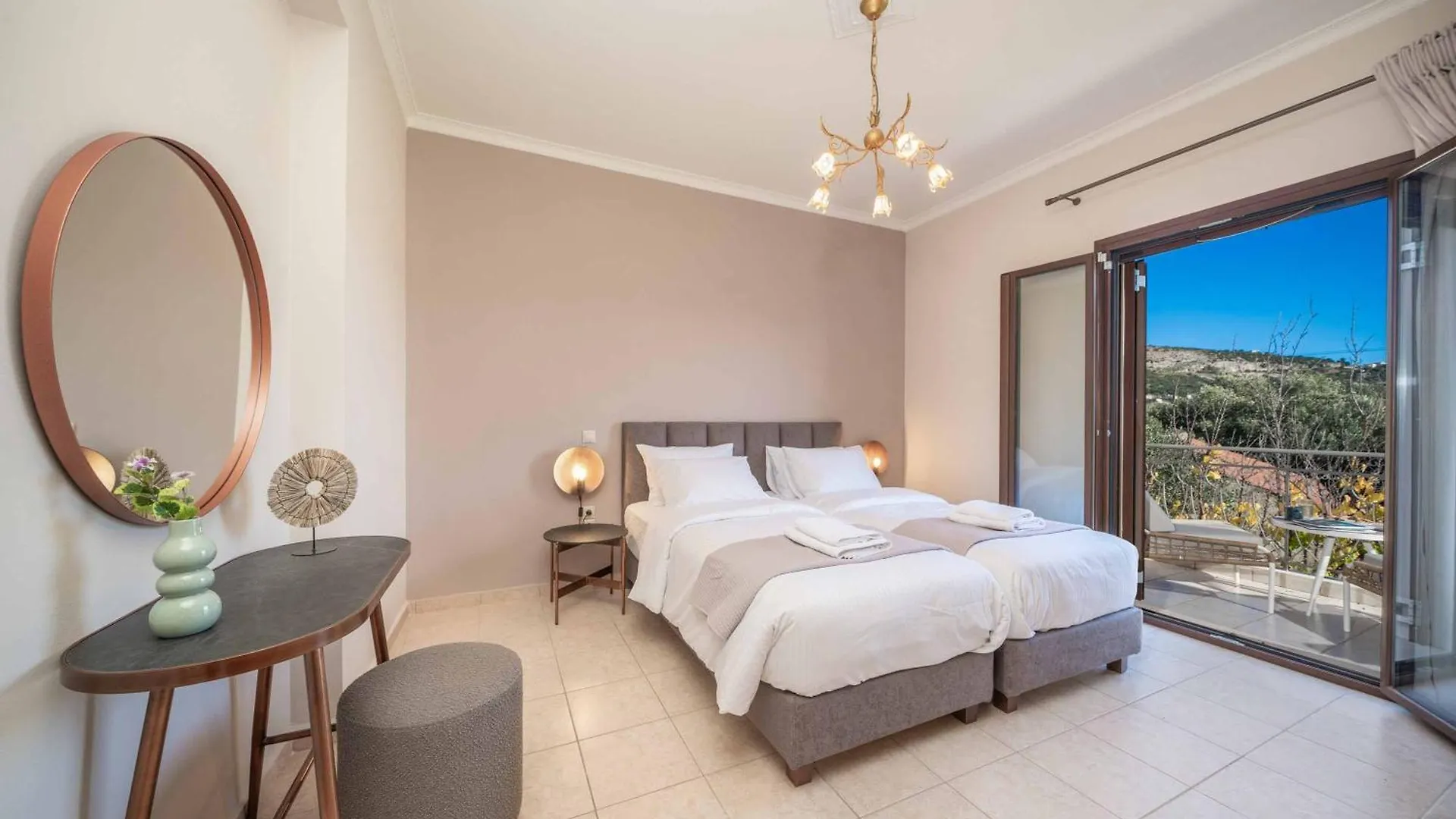 Classic Villa Atsoupades