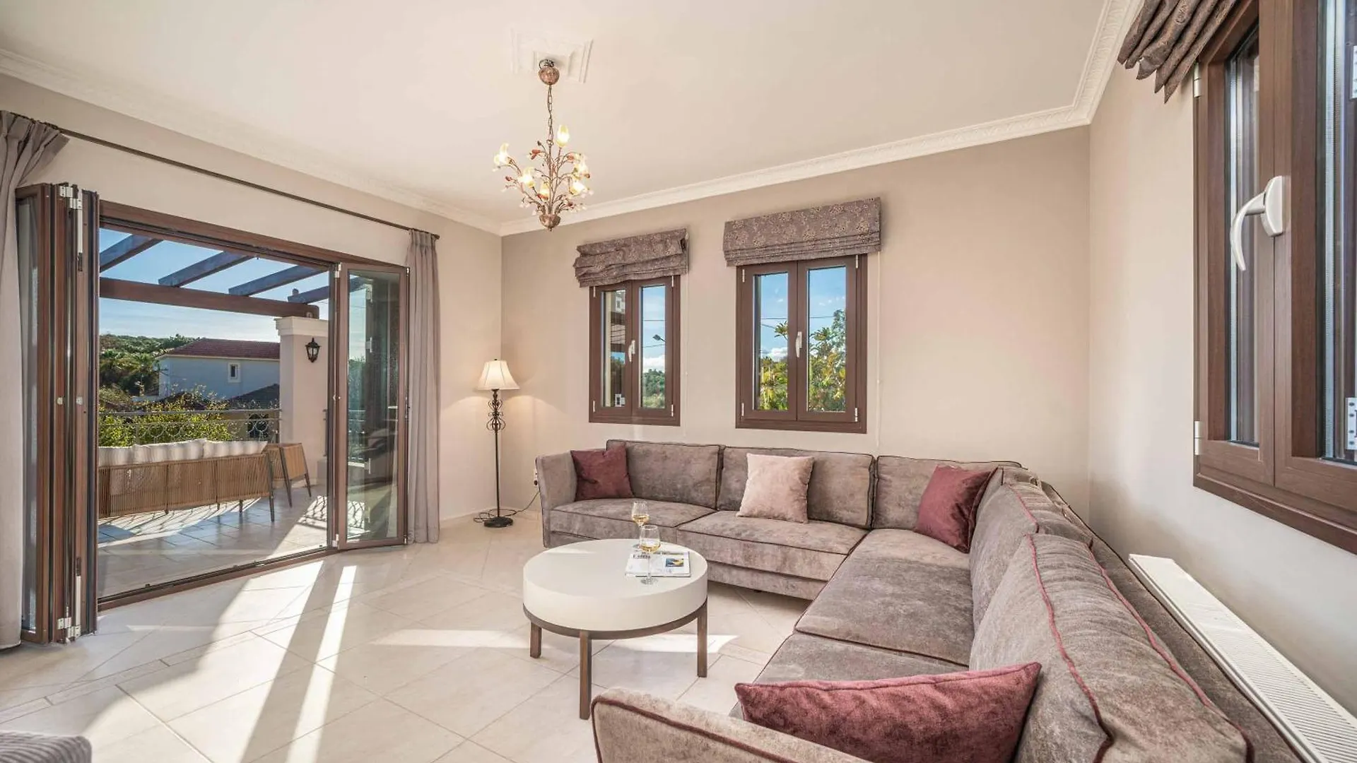 Classic Villa Atsoupades
