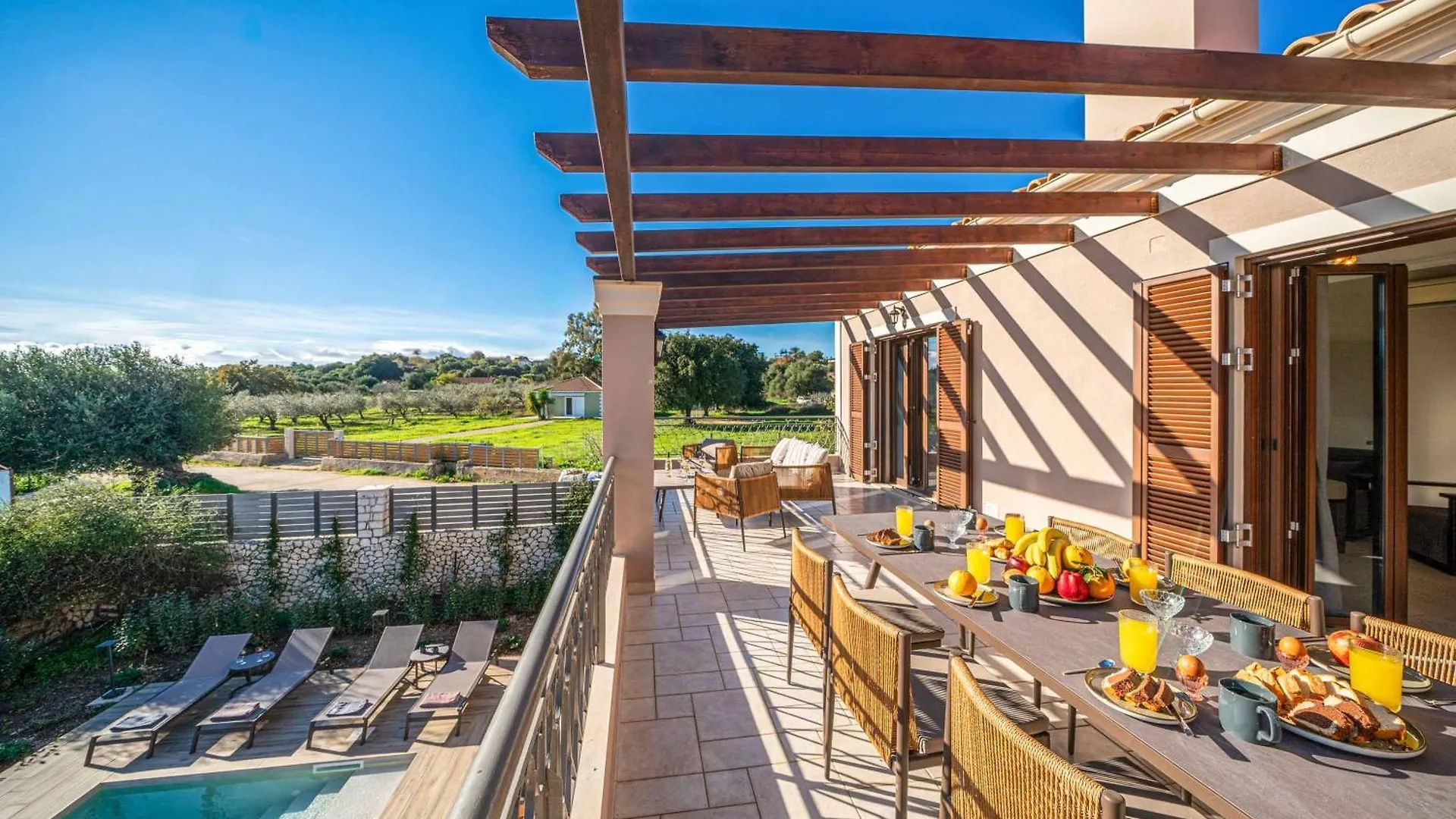 Classic Villa Atsoupades